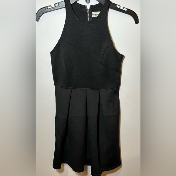Abercrombie & Fitch Girl’s Black Athletic Scuba Skater Dtess XS 8 - Picture 2 of 3